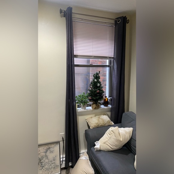 Curtains - Picture 5 of 6